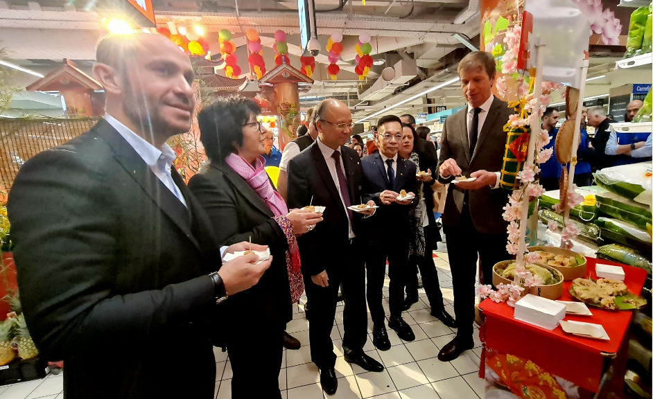 Tuần hàng Tết Nguyên Đán 2023 ta Tuần hàng Tết Nguyên Đán 2023 ta