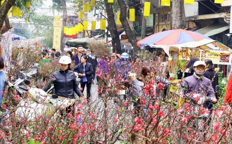 Thủ đô Hà Nội đón khoảng 332 nghìn lượt khách trong 5 ngày Tết Thủ đô Hà Nội đón khoảng 332 nghìn lượt khách trong 5 ngày Tết