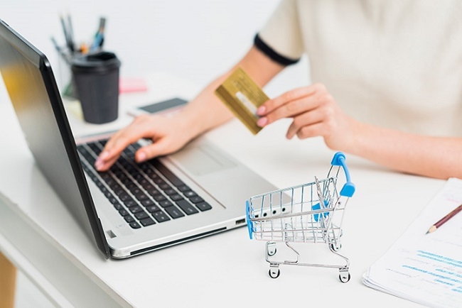 Bộ Tài chính giải đáp thắc mắc về việc nộp thuế thu nhập từ sàn thương mại điện tử