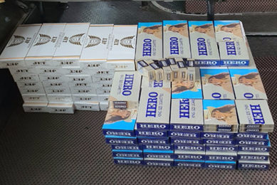 Phát hiện, tạm giữ xe ô tô vận tải hành khách chở 930 bao thuốc lá ngoại nhập lậu