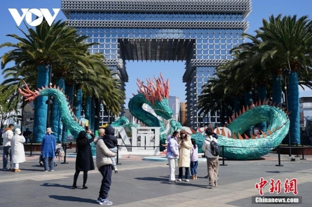 Ngắm nhìn hình tượng Rồng khoe sắc ở Trung Quốc đầu Xuân Giáp Thìn