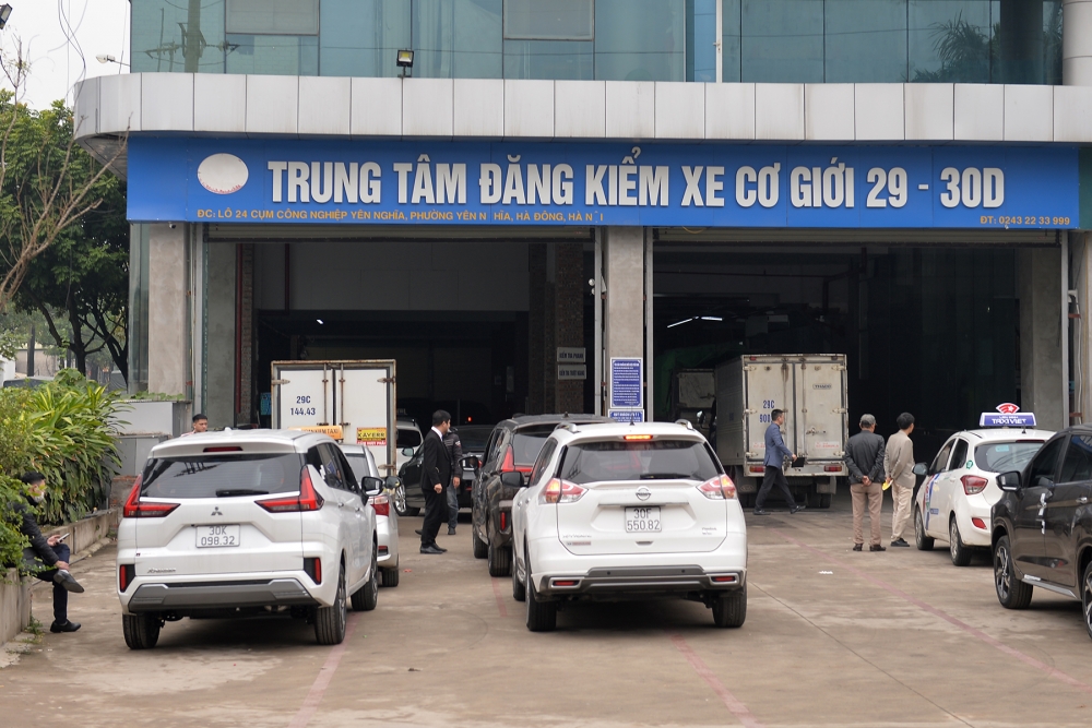 Chấm dứt tình trạng ùn ứ trong đăng kiểm xe cơ giới tháng 3/2023
