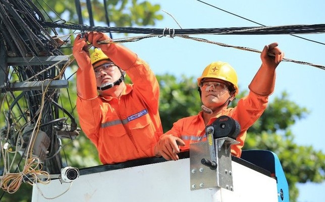 EVN phải thống nhất giá điện với nhà máy điện mặt trời, điện gió chuyển tiếp trước 31/3