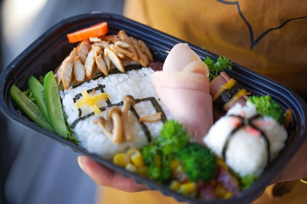 Thói quen ăn uống không khoa học khiến dân văn phòng mất kiểm soát cân nặng