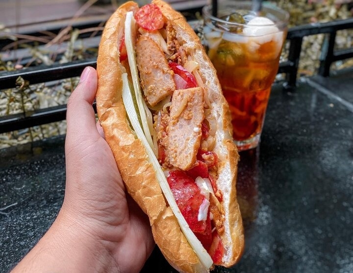 Bánh mì dân tổ Hà Nội: Vì sao "hot"?