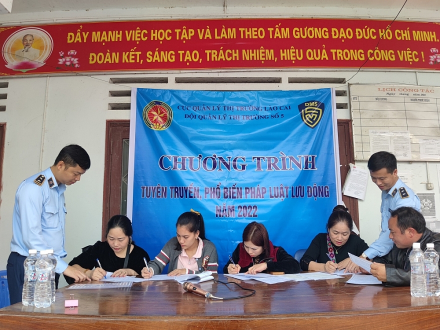 Siết chặt quản lý hàng hóa tại các chợ, trung tâm thương mại khu vực miền núi, biên giới, hải đảo