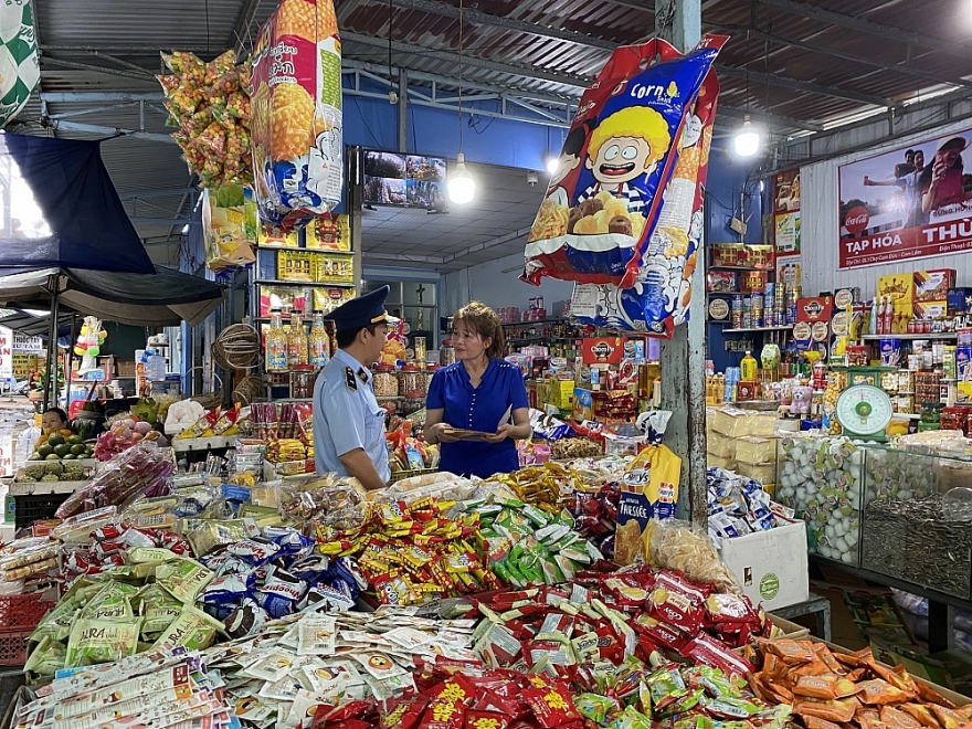 Siết chặt quản lý hàng hóa tại các chợ, trung tâm thương mại khu vực miền núi, biên giới, hải đảo