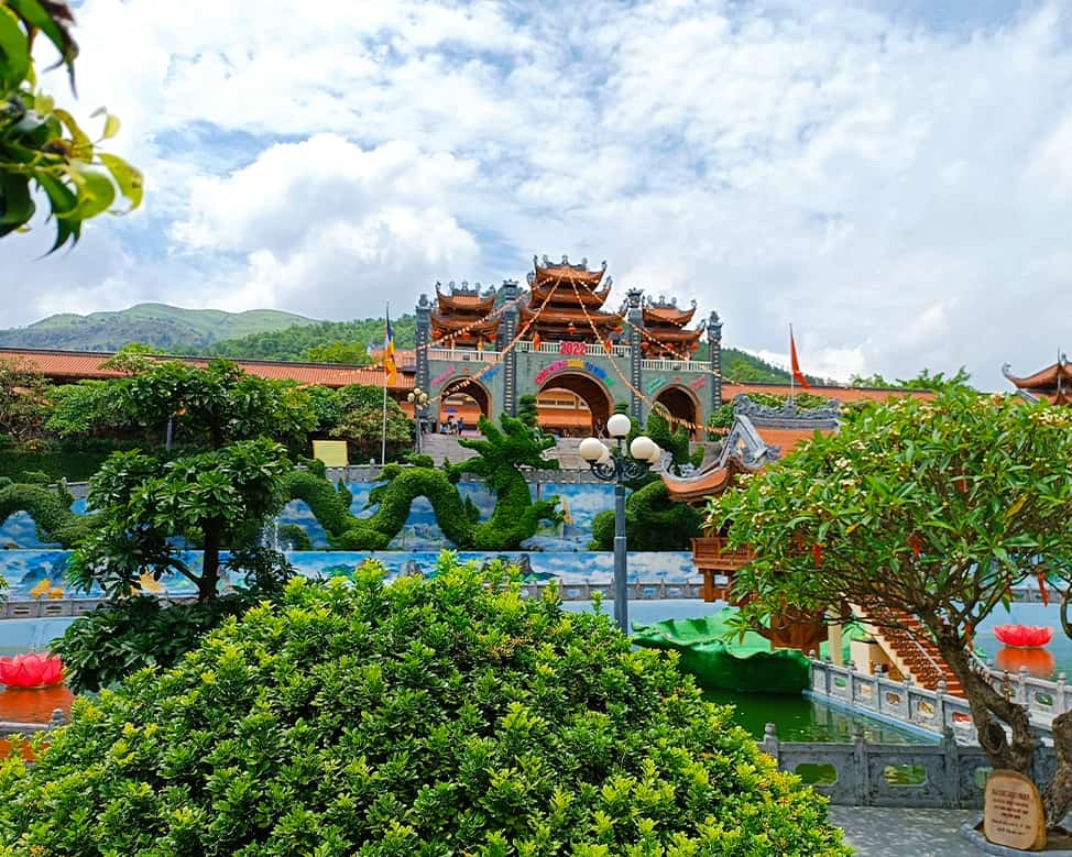 Những ngôi chùa linh thiêng, nổi tiếng bậc nhất tại Quảng Ninh