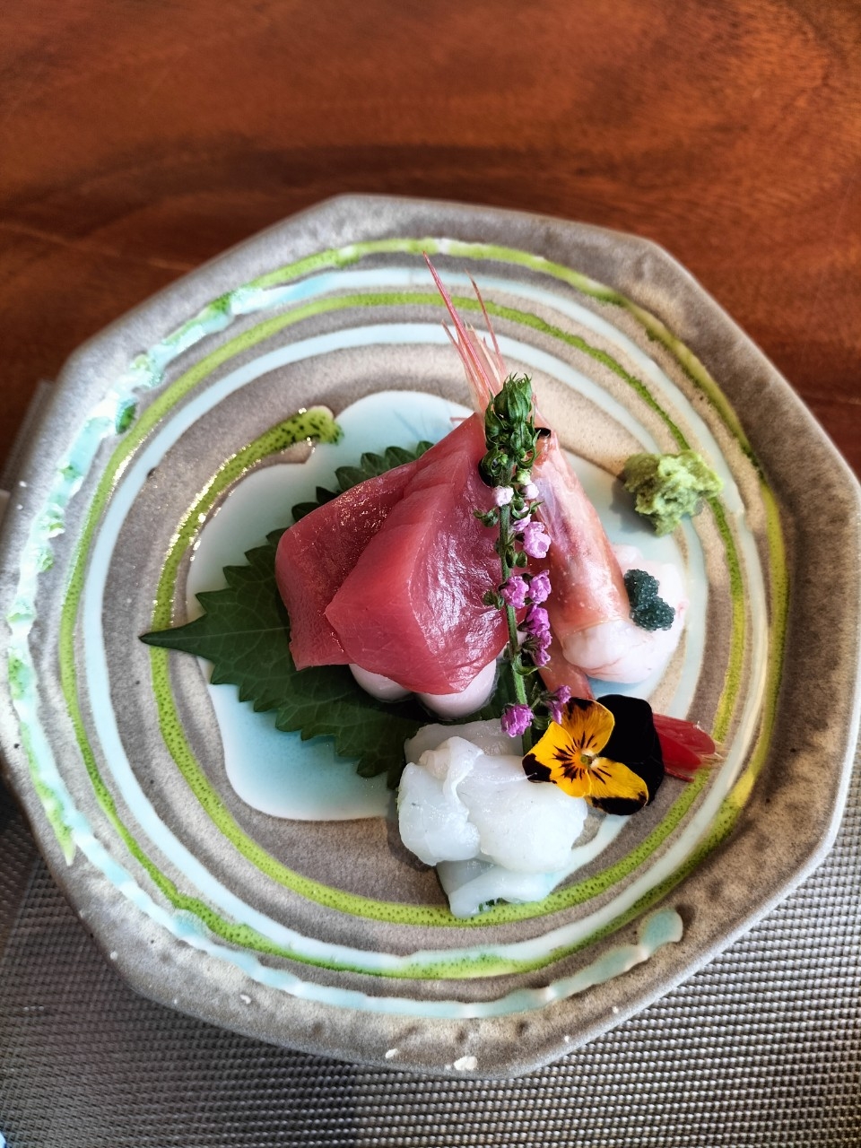 Cảm nhận hương vị đặc trưng của Nhật Bản tại chuỗi Nhà hàng Kiến Đỏ AKAARI Cảm nhận hương vị đặc trưng của Nhật Bản tại chuỗi Nhà hàng Kiến Đỏ AKAARI