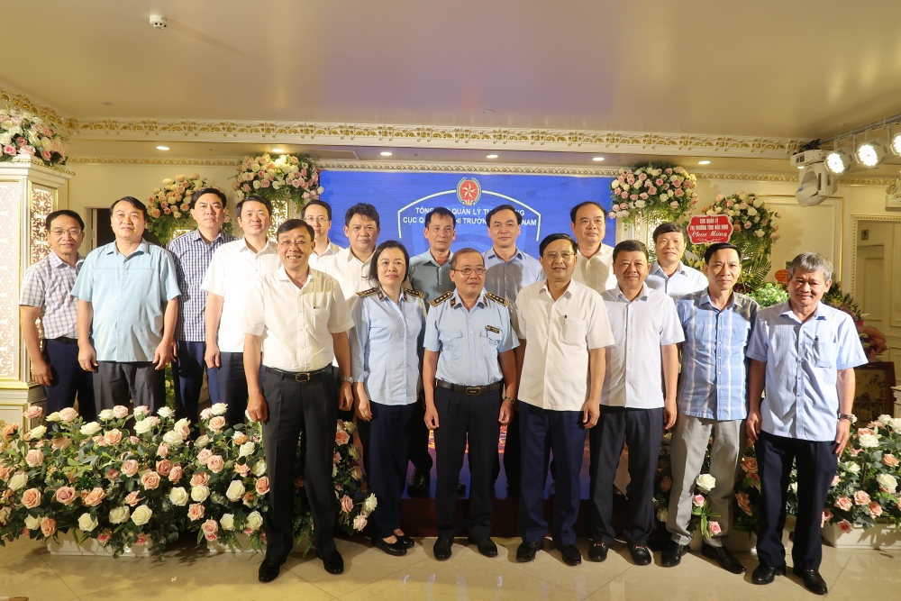 Cục QLTT Hà Nam: Gặp mặt, chia tay đồng chí Quyền Cục trưởng nghỉ chế độ