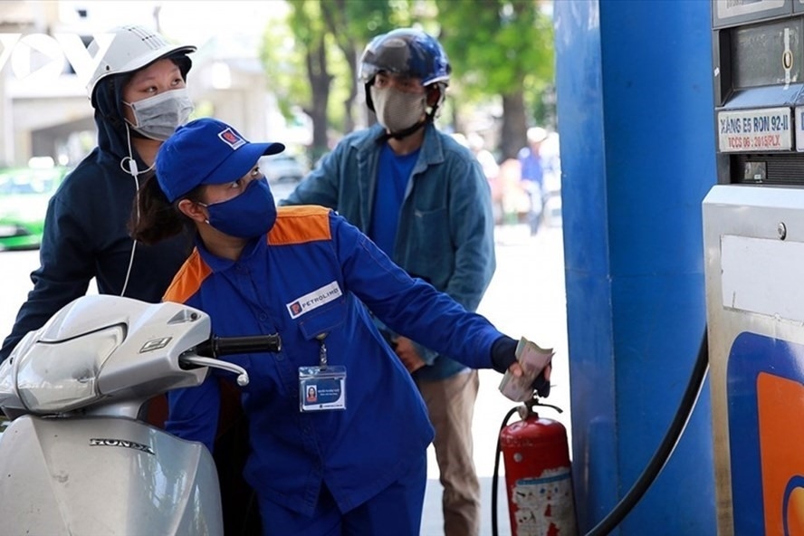 Hôm nay, giá xăng giảm lần thứ 4 liên tiếp