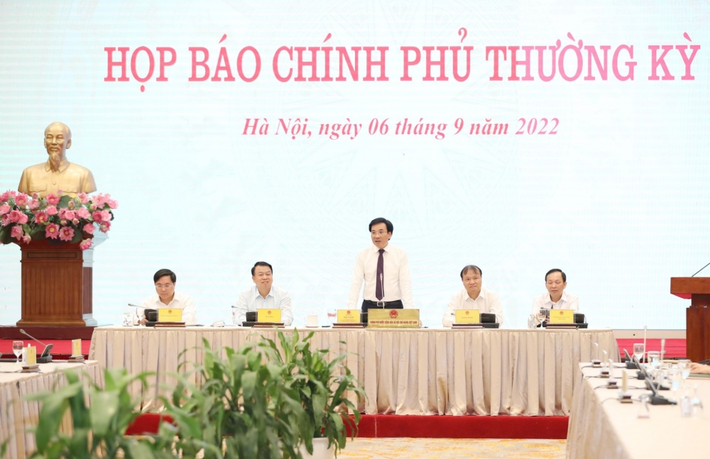 Chưa tước ngay giấy phép nhập khẩu xăng dầu đối với 5 doanh nghiệp vi phạm