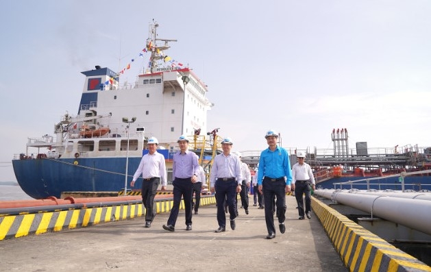 Tổng kho Nhà Bè đạt sản lượng kỷ lục 6 triệu m3-tấn