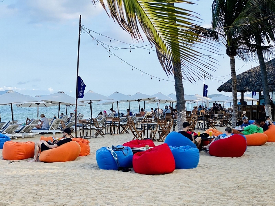 Khách du lịch nghỉ dưỡng tăng mạnh, resort ở Nha Trang hút khách