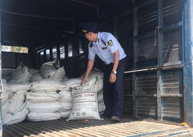 Đường cát nhập lậu vẫn nóng