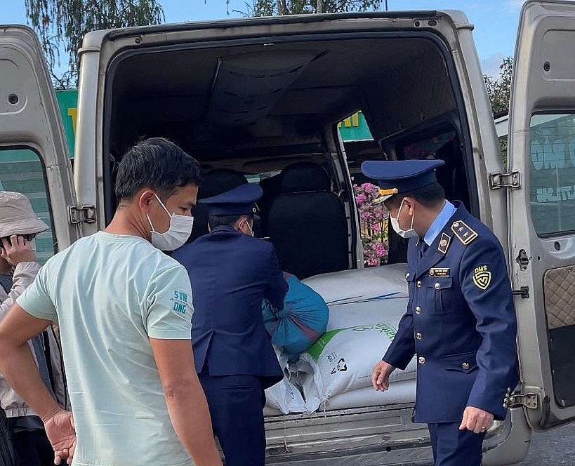 Đường cát nhập lậu vẫn nóng