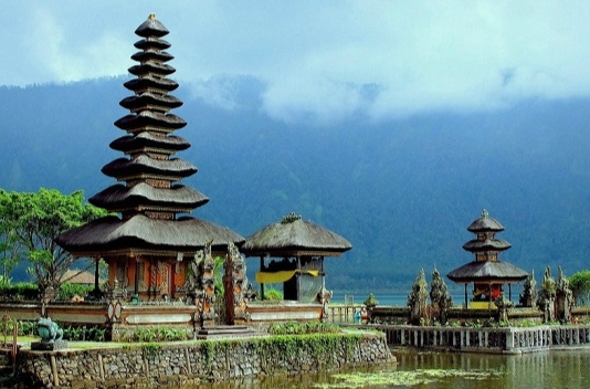 Việt Nam nằm trong danh sách cấp 'visa khi đến' của Indonesia