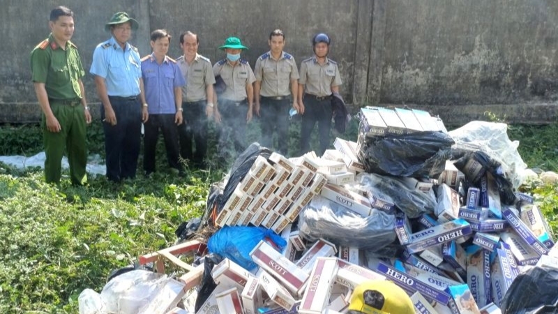 Sóc Trăng tiêu hủy 12.000 bao thuốc lá nhập lậu