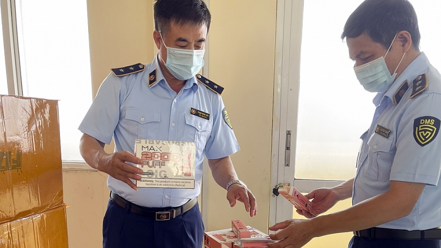 Nói không với thuốc lá điện tử, thuốc lá nung nóng để bảo vệ giới trẻ