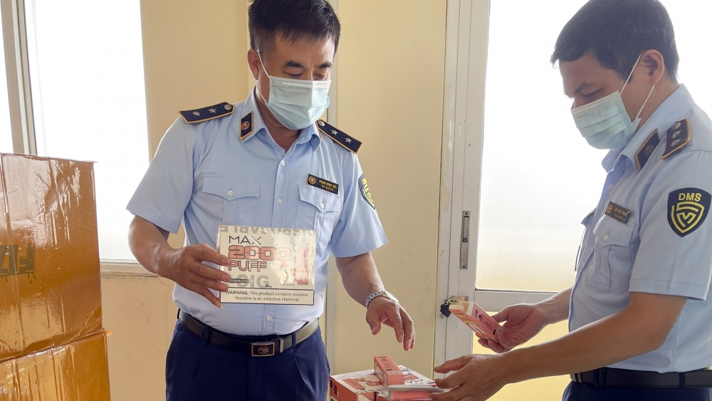 Nói không với thuốc lá điện tử, thuốc lá nung nóng để bảo vệ giới trẻ