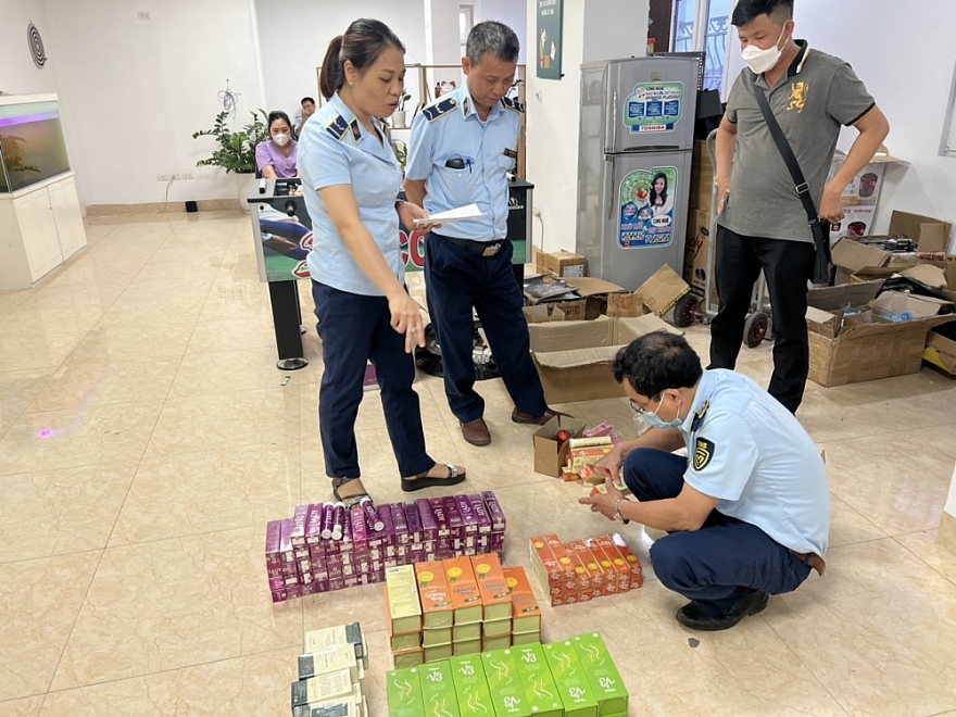Hà Nội: Thu giữ hàng ngàn sản phẩm bảo vệ sức khỏe là hàng giả Hà Nội: Thu giữ nhiều sản phẩm bảo vệ sức khỏe là hàng giả