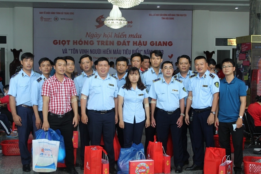 Quản lý thị trường Hậu Giang: Giọt máu trao đi, yêu thương lan tỏa