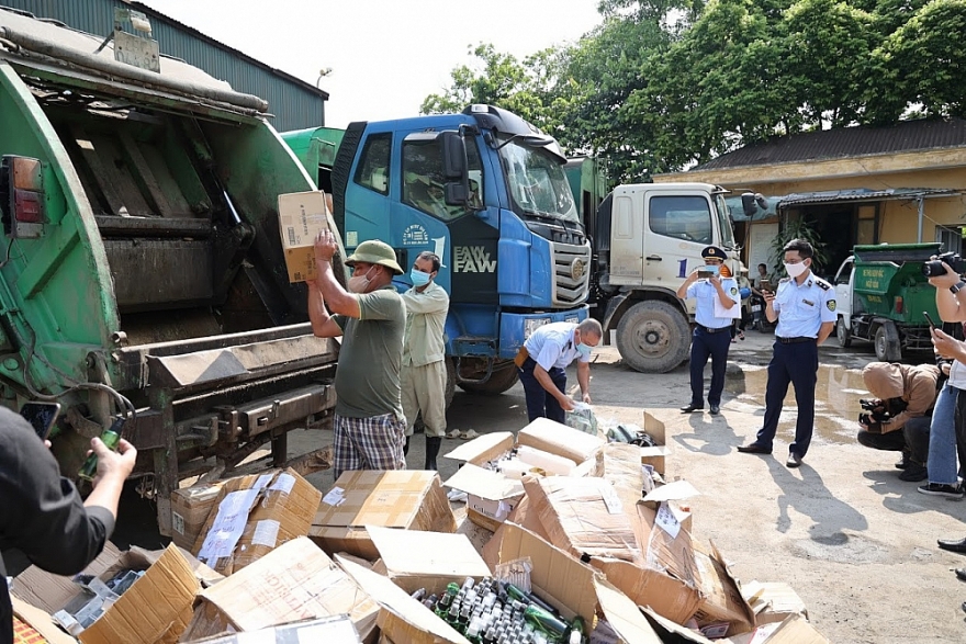 QLTT Hà Nội: Tiêu hủy lô Đông trùng hạ thảo bị bắt giữ