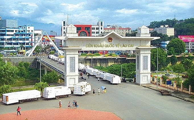 Kiểm soát chặt chẽ thị trường, tạo môi trường lành mạnh cho thương mại biên giới phát triển.