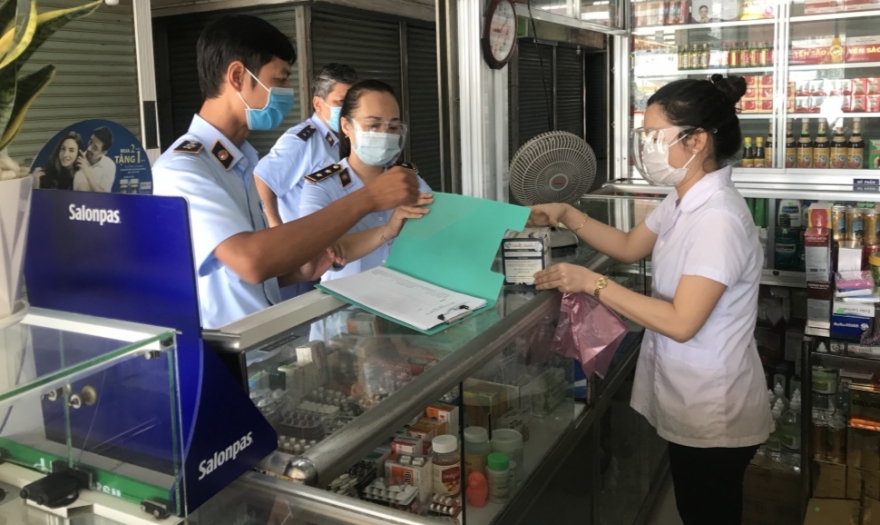 Khánh Hòa: Tăng cường kiểm tra mặt hàng vật tư, trang thiết bị y tế trong tình hình mới. Khánh Hòa: Xử lý nghiêm các hành vi vi phạm trong kinh doanh mặt hàng phục vụ phòng chống dịch