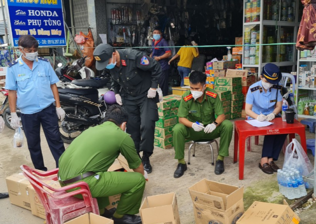 Gắn trách nhiệm người đứng đầu với kết quả công tác chống buôn lậu, gian lận thương mại, hàng giả cuối năm