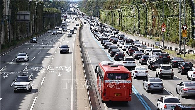 Cam kết giảm khí thải carbon gây khó khăn cho phát triển công nghiệp Hàn Quốc