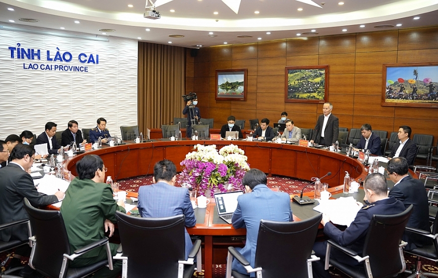 Lào Cai đề xuất nhiều giải pháp xử lý ùn tắc hàng hoá qua cửa khẩu