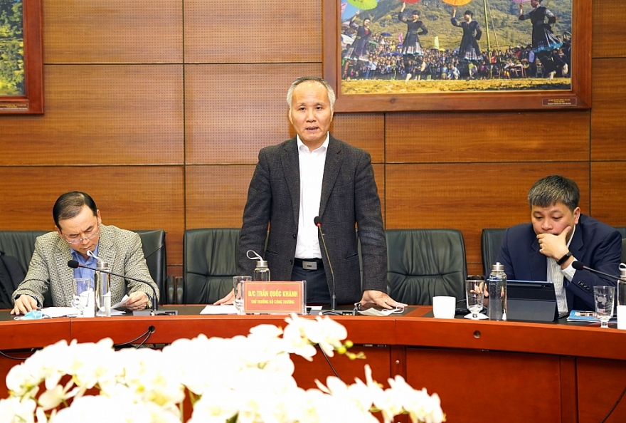 Lào Cai đề xuất nhiều giải pháp xử lý ùn tắc hàng hoá qua cửa khẩu