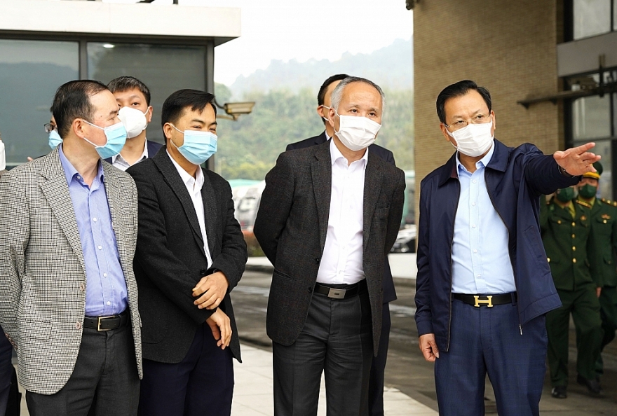 Lào Cai đề xuất nhiều giải pháp xử lý ùn tắc hàng hoá qua cửa khẩu