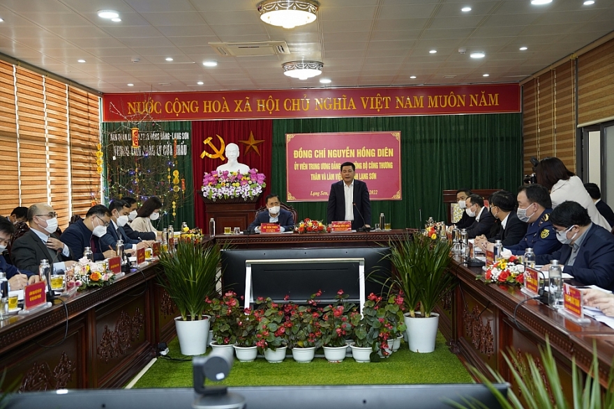 Bộ trưởng Công Thương: Nỗ lực cao nhất giải quyết hàng hóa ùn ứ tại các cửa khẩu