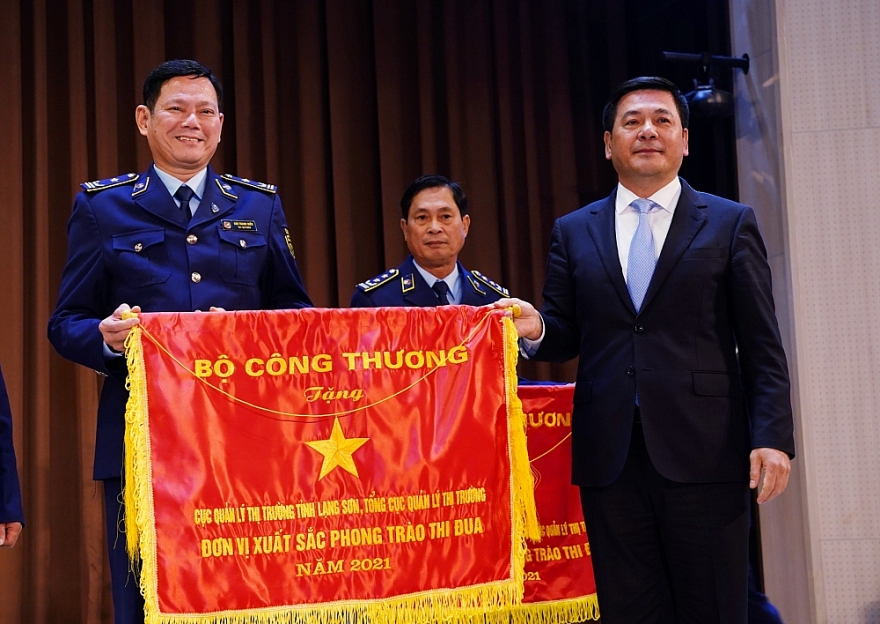 Quản lý thị trường đóng góp tích cực vào thành tích chung của ngành Công Thương