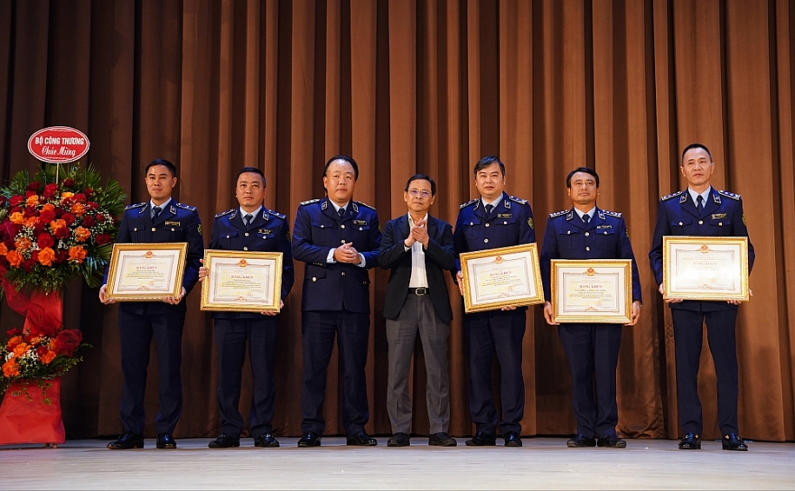 Quản lý thị trường đóng góp tích cực vào thành tích chung của ngành Công Thương