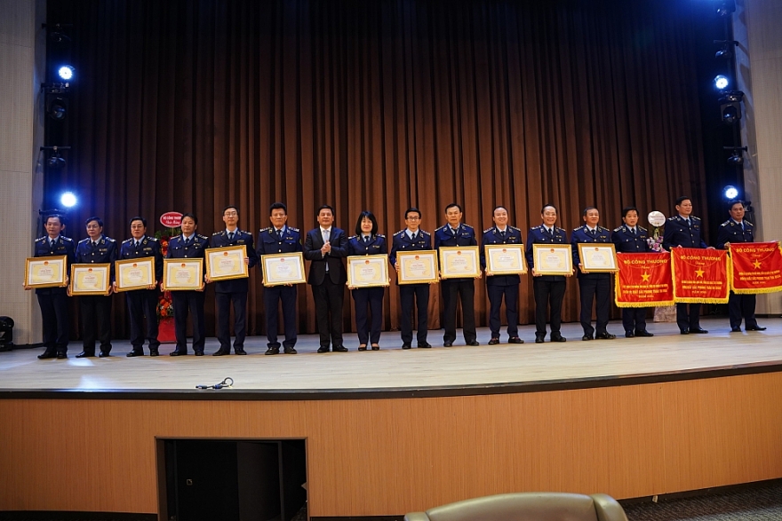 Quản lý thị trường đóng góp tích cực vào thành tích chung của ngành Công Thương