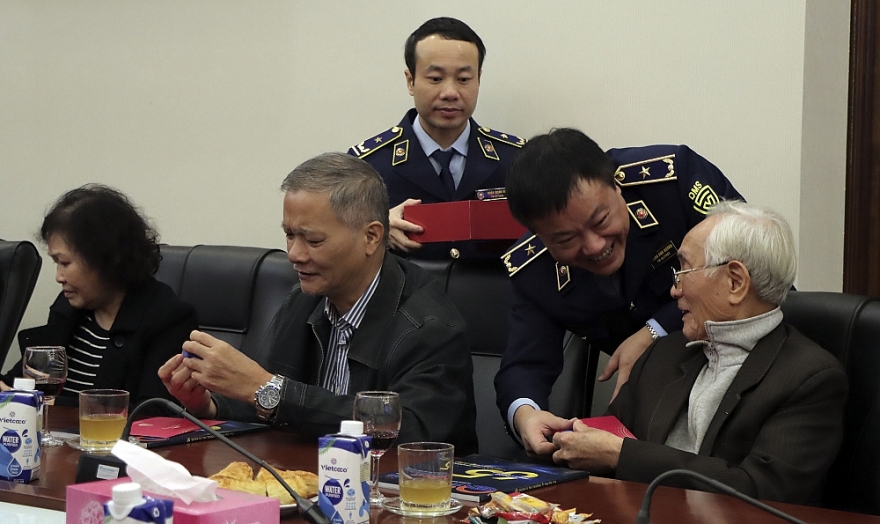 Tổng cục Quản lý thị trường gặp mặt các cán bộ hưu trí nhân dịp năm mới 2023