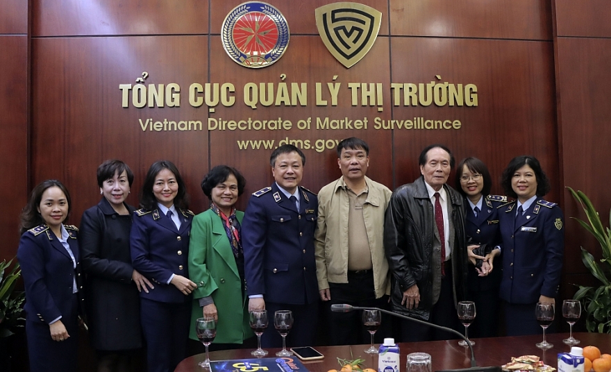 Tổng cục Quản lý thị trường gặp mặt các cán bộ hưu trí nhân dịp năm mới 2023