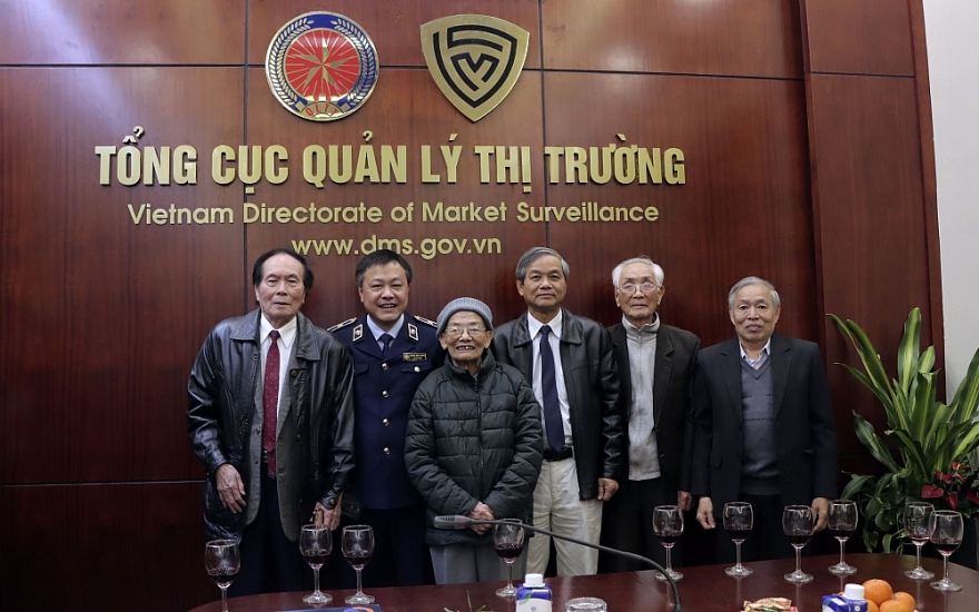 Tổng cục Quản lý thị trường gặp mặt các cán bộ hưu trí nhân dịp năm mới 2023