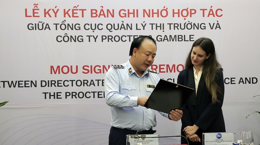 Tổng cục Quản lý thị trường hợp tác với P&G nâng cao hiệu quả công tác phòng, chống hàng giả