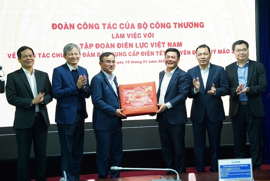 Sẵn sàng cung cấp điện an toàn, ổn định trong dịp Tết Nguyên đán 2023