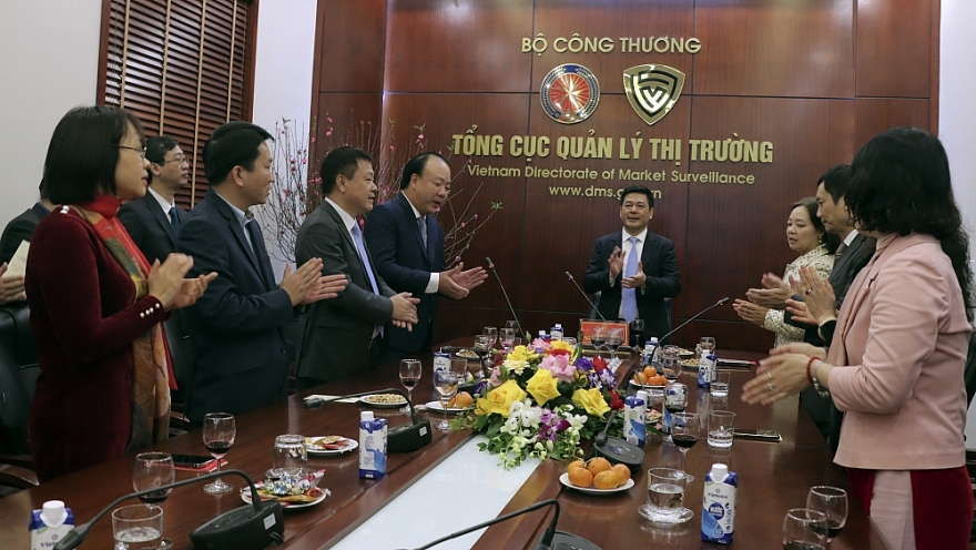 Lãnh đạo Bộ Công Thương chúc Tết Tổng cục Quản lý thị trường dịp xuân Quý Mão