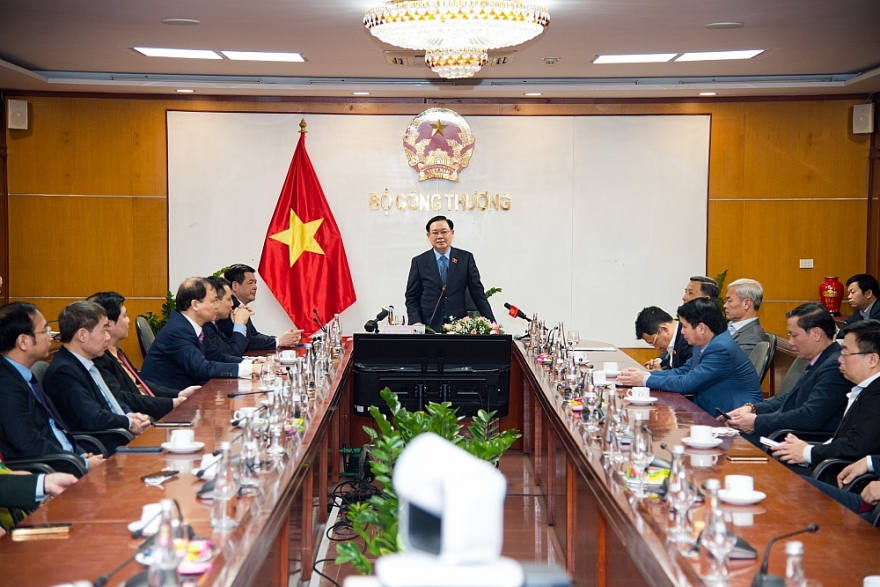 Lấy người dân, doanh nghiệp làm trọng tâm trong mọi quyết sách