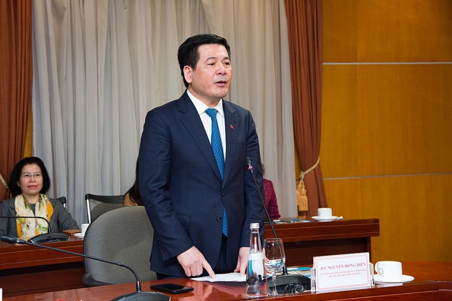 Lấy người dân, doanh nghiệp làm trọng tâm trong mọi quyết sách