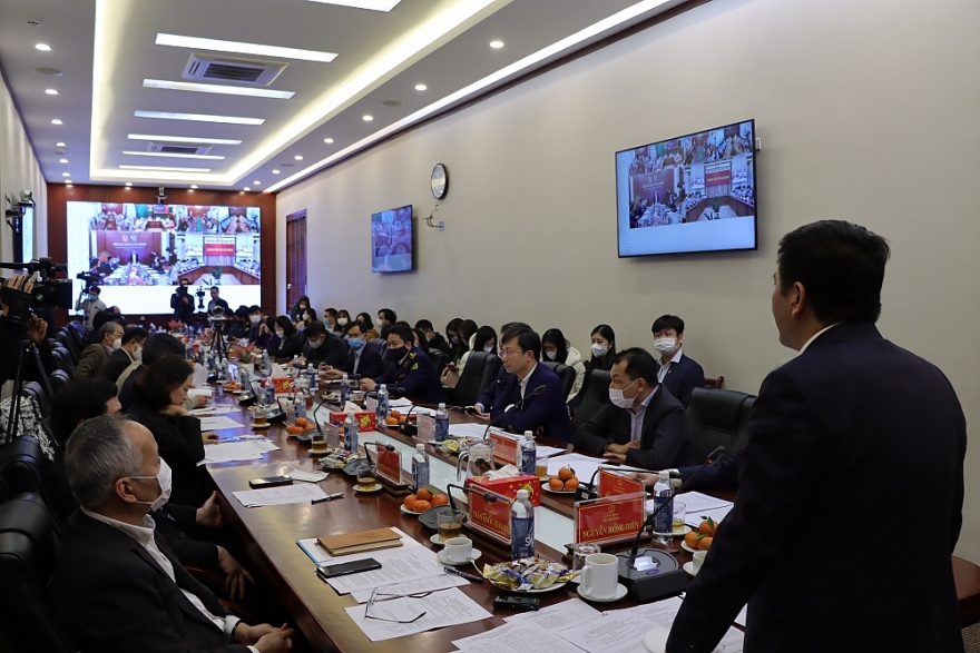 Bộ Công Thương họp khẩn về tình hình cung ứng xăng dầu Bộ Công Thương họp khẩn, nỗ lực đảm bảo nguồn cung xăng dầu trong nước