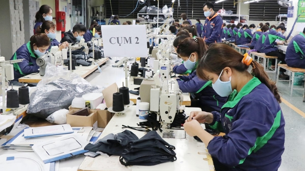 Tạm ngừng nhập, tái xuất các mặt hàng phòng dịch Covid-19