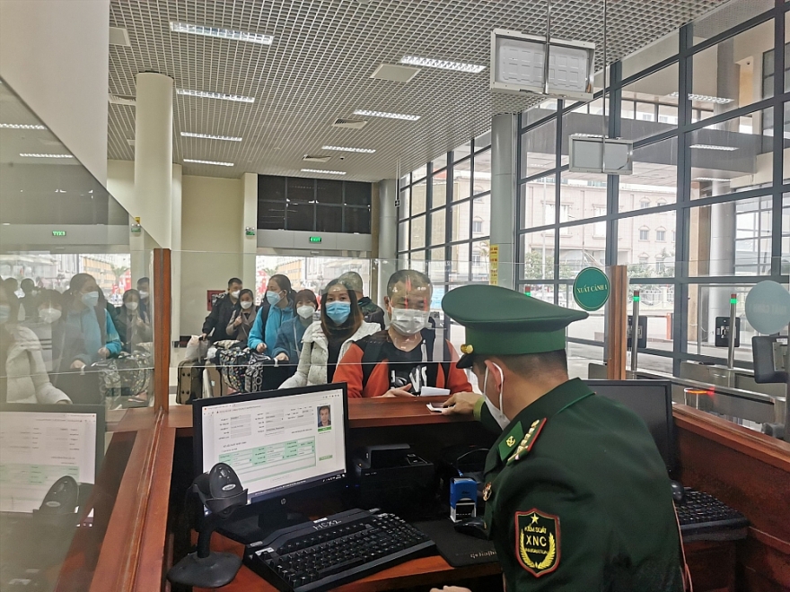 Chính thức khôi phục thông quan cặp cửa khẩu quốc tế Móng Cái - Đông Hưng