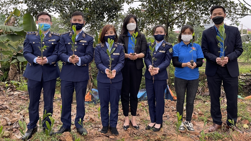 Trồng một cây xanh - một mầm hạnh phúc